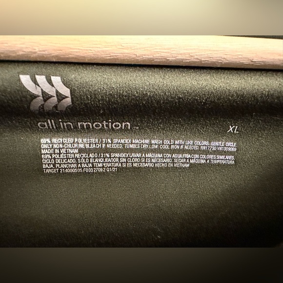 All in motion xl 7/8 length yoga pants with pockets - Picture 2 of 2